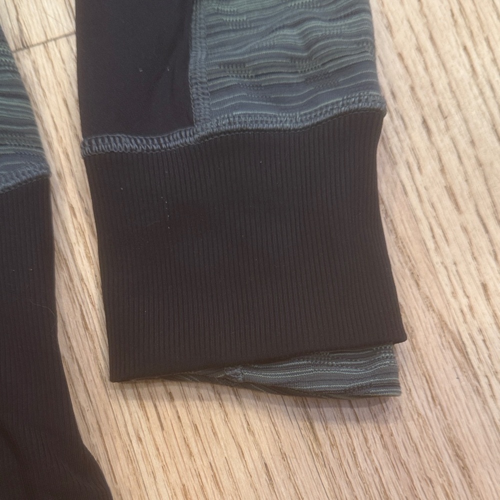 Lululemon Jacket Zipup Green and Black - Picture 4 of 6